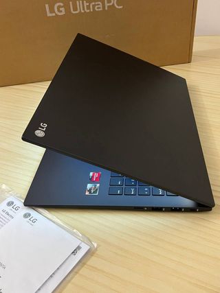 Portátil LG Ultra 16UD70R Ryzen 5 1TB FHD nuevo.  