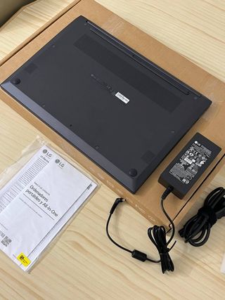 Portátil LG Ultra 16UD70R Ryzen 5 1TB FHD nuevo.  