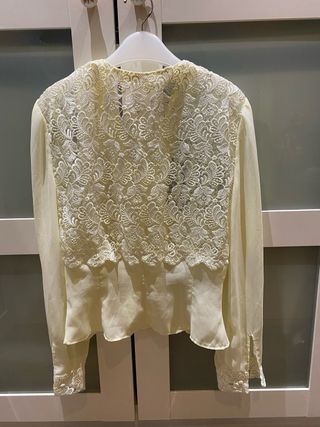 Camisa de señora con encaje