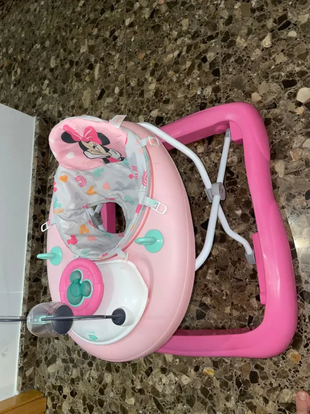 Andador bebé Minnie Mouse rosa