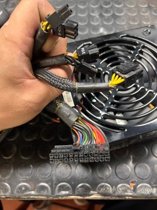 Fuente LC Power 750W | Certificada 80+ Bronze