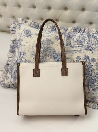 Bolso  blanco y coñac 