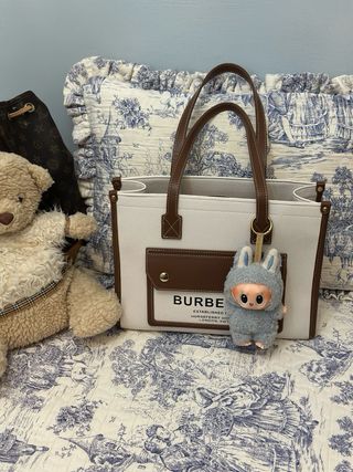 Bolso  blanco y coñac 