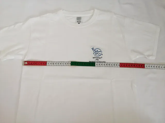 T-shirt bianca con ricamo simpatico acquario