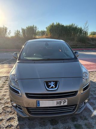Peugeot 5008 2011