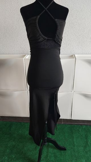 Vestido largo negro con aberturas
