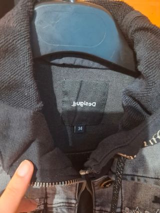 Cazadora Desigual con capucha