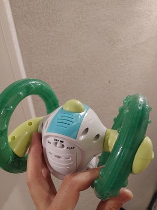 Robot gatear para bebés con luces y sonido