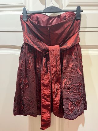 Vestido fiesta palabra de honor granate flores