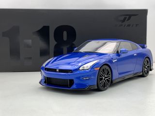 1:18 Nissan Skyline GT-R R35 color Azul 2024 GT521
