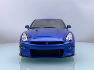 1:18 Nissan Skyline GT-R R35 color Azul 2024 GT521