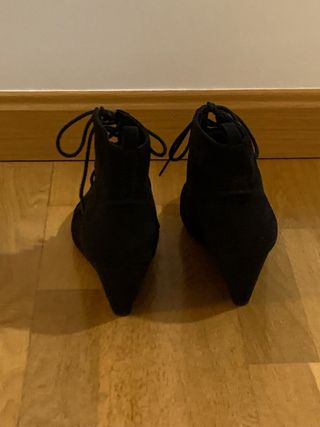 Botín cuña Zara Talla 41 Negro