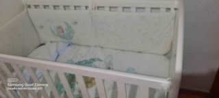 Cuna blanca para bebé