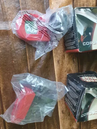 2 oggetti da collezione Star Wars non aperti