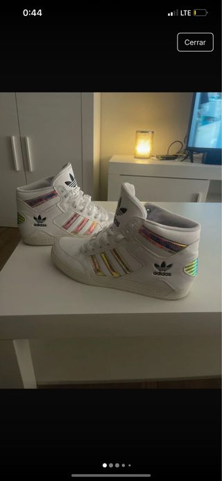 Botas Adidas Blancas y Multicolor