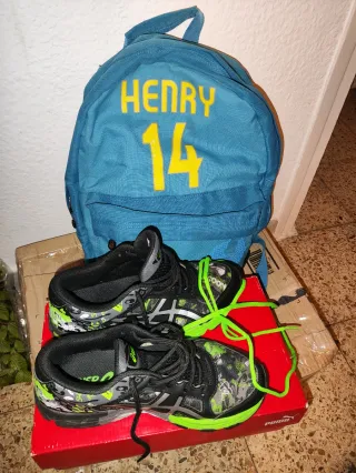 Bambas Asics y mochila reebok 