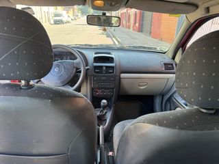 Renault Clio 2003
