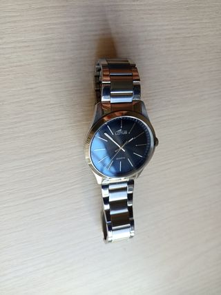 Reloj Lotus Hombre Negro y Plateado