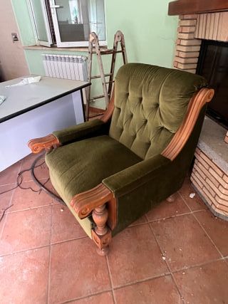 2 Poltrone in velluto verde con dettagli in legno