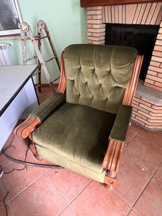 2 Poltrone in velluto verde con dettagli in legno