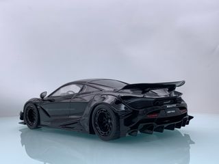 1:18 McLaren 720S LBWK color Negro año 2023 GT516