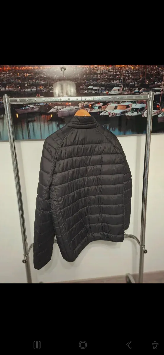 Chaqueta acolchada negra hombre