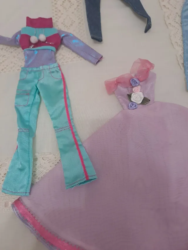 Barbie vestiti.