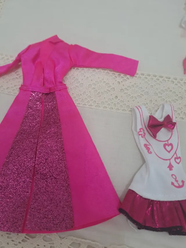 Barbie vestiti.