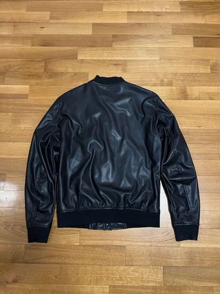 Chaqueta Zara Negra Cuero Sintético
