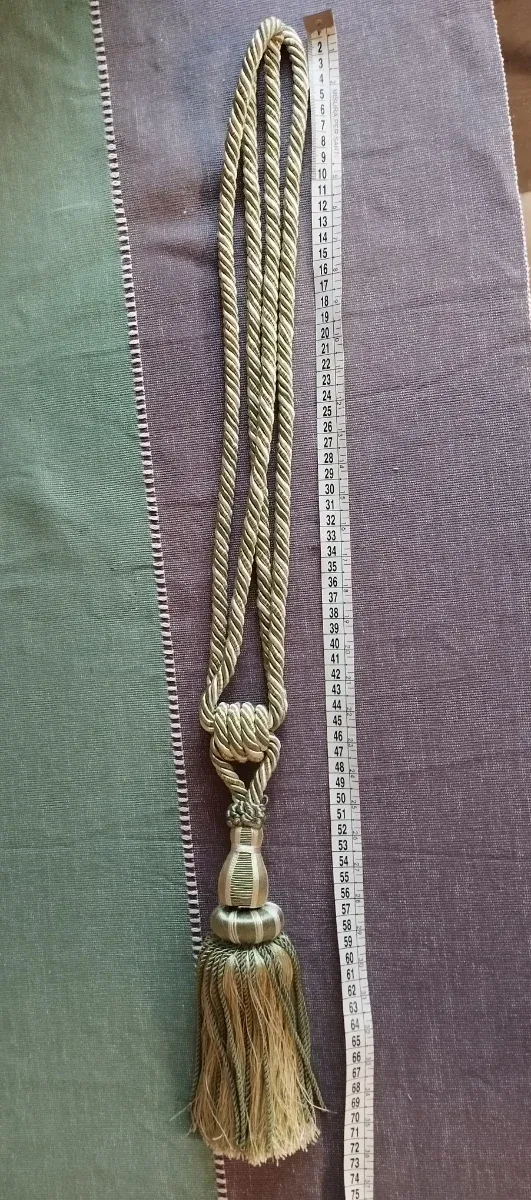 3 Abrazaderas con Borla Verde