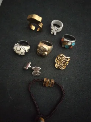 Conjunto de anillos, pendientes y pulsera