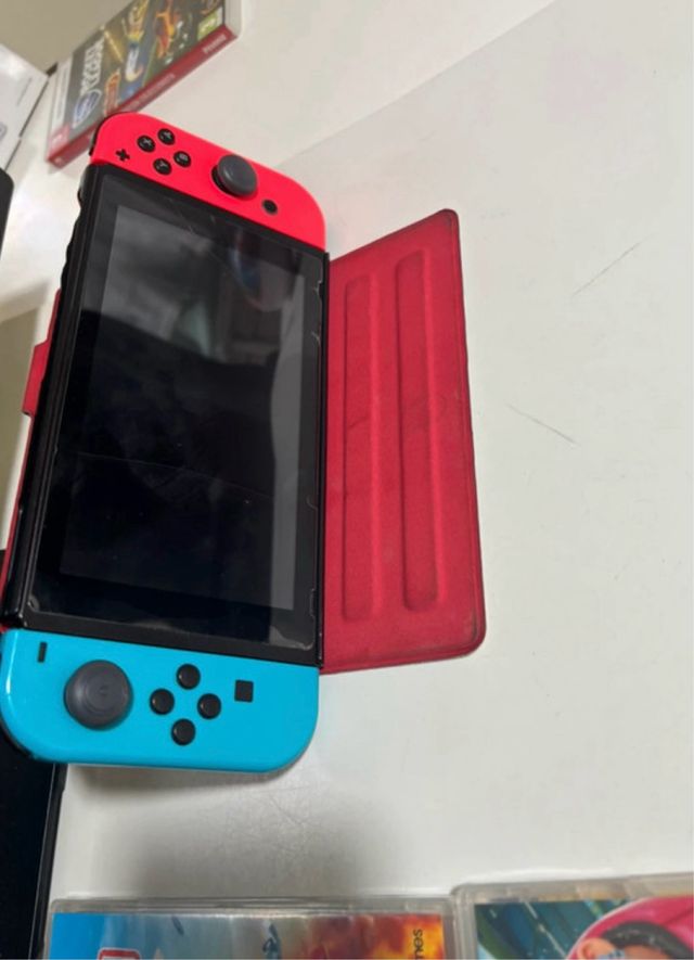 Nintendo Switch + 4 giochi + Pro Controller