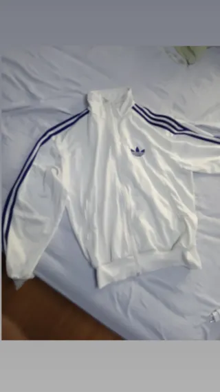 Chaqueta Adidas Blanca con Rayas Azules
