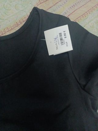 Camiseta negra corta sin estrenar