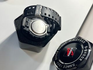 Casio G-Shock WR20BAR Negro/Oro