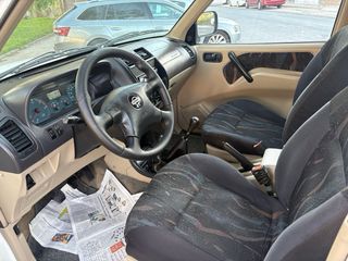 Nissan Terrano II 2001