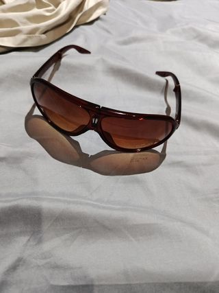 Gafas de sol marrones