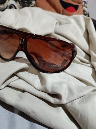 Gafas de sol marrones