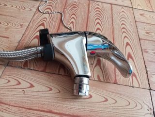 Grifos (2) cromado con manguera y tapón