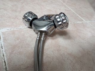 Grifos (2) cromado con manguera y tapón