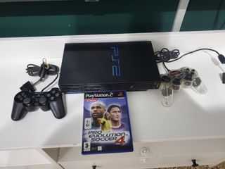 Consola PS2 con 2 mandos y juego
