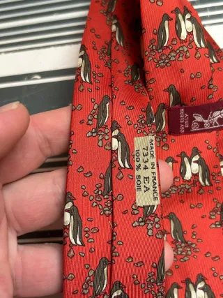 Corbata vintage de seda Hermes con pingüinos