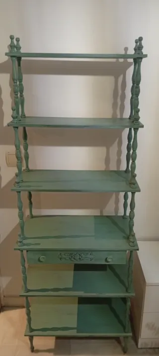 Estantería vintage de madera verde