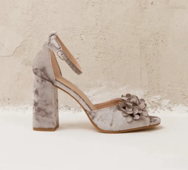 Sandalias Ganzitos Terciopelo Gris Talla 38