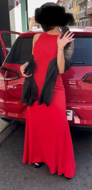 Vestido invitada boda rojo encaje espalda abierta
