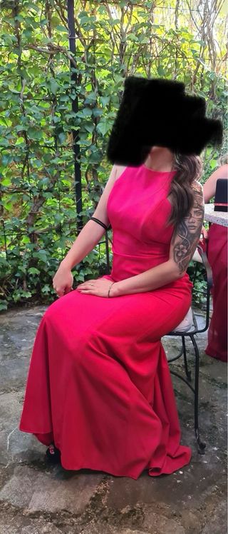 Vestido invitada boda rojo encaje espalda abierta