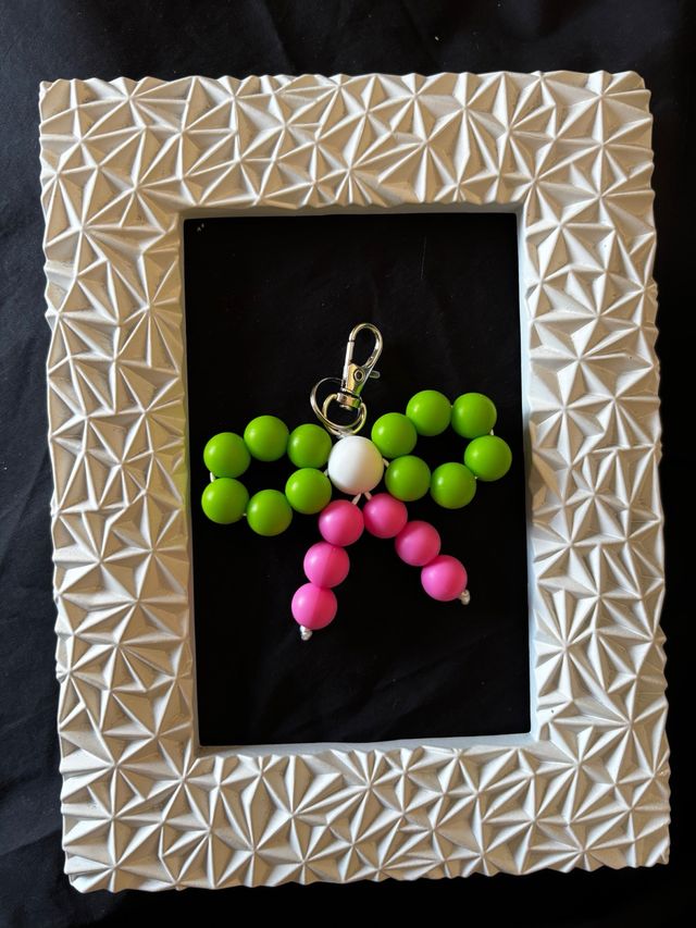 Llavero de cuentas de colores