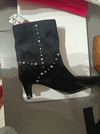 Botas negras lefties tachas nueva coleccion