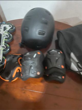 Patines en línea y equipo de protección