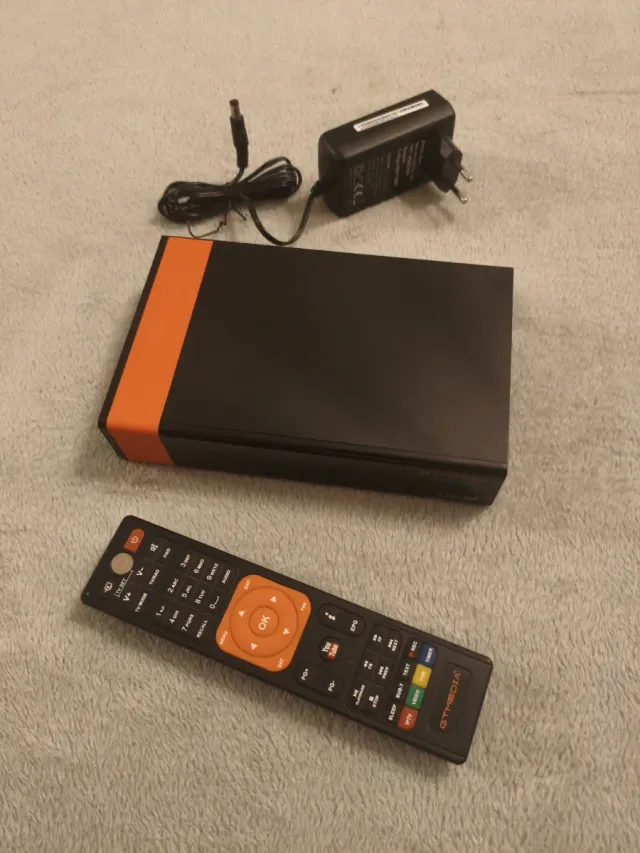 Receptor GTMedia V8 H.265 con mando y fuente